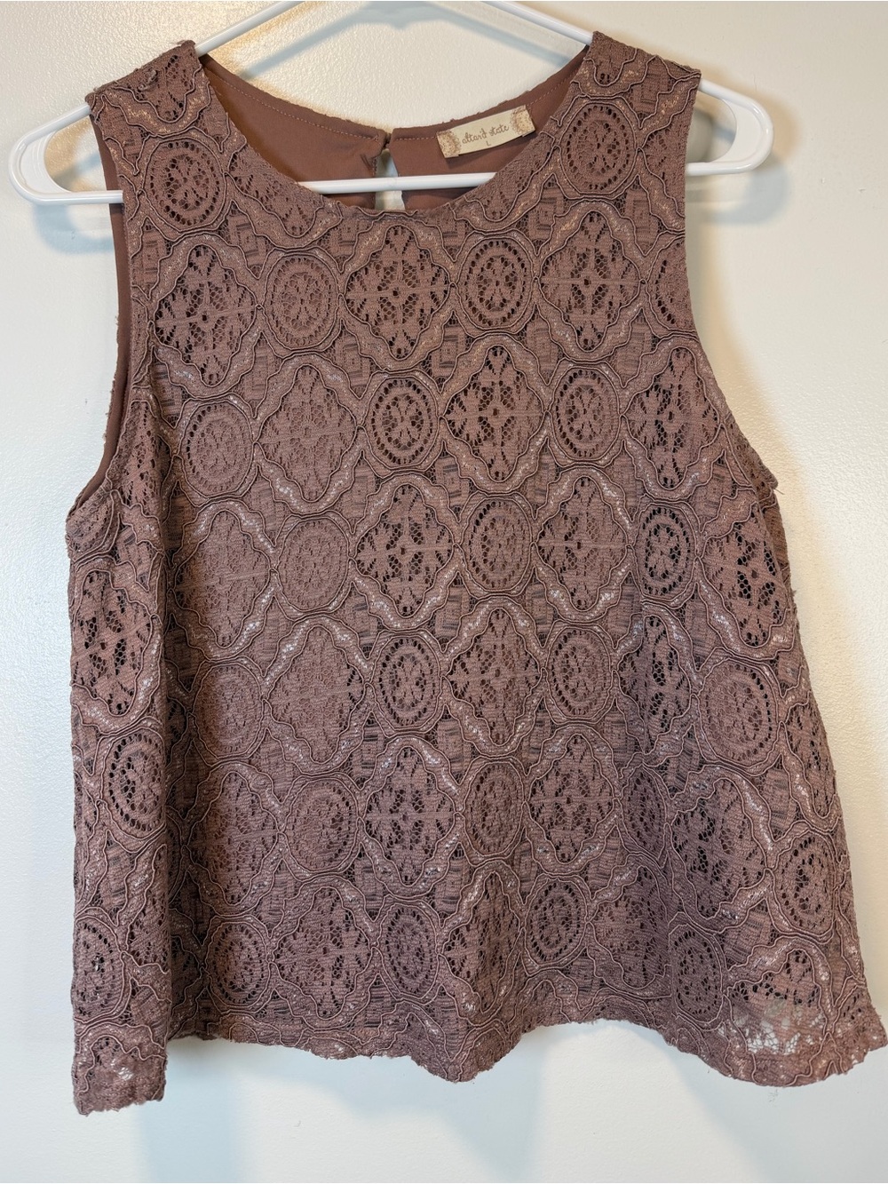 Altar’d State Sleeveless Maeve Lace Overlay Floral Top Lined Women’s Large